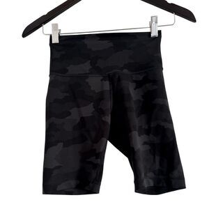 Lululemon heritage camo super high rise align short EUC